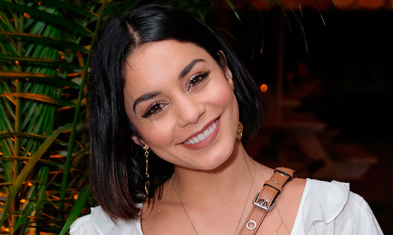 El exclusivo ‘tote bag’ de Vanessa Hudgens que la tiene ‘ciega de amor’